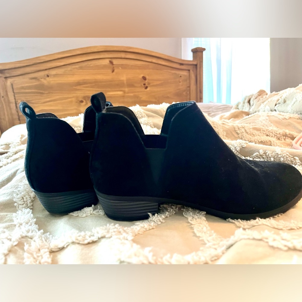 Black womens booties 6.5
